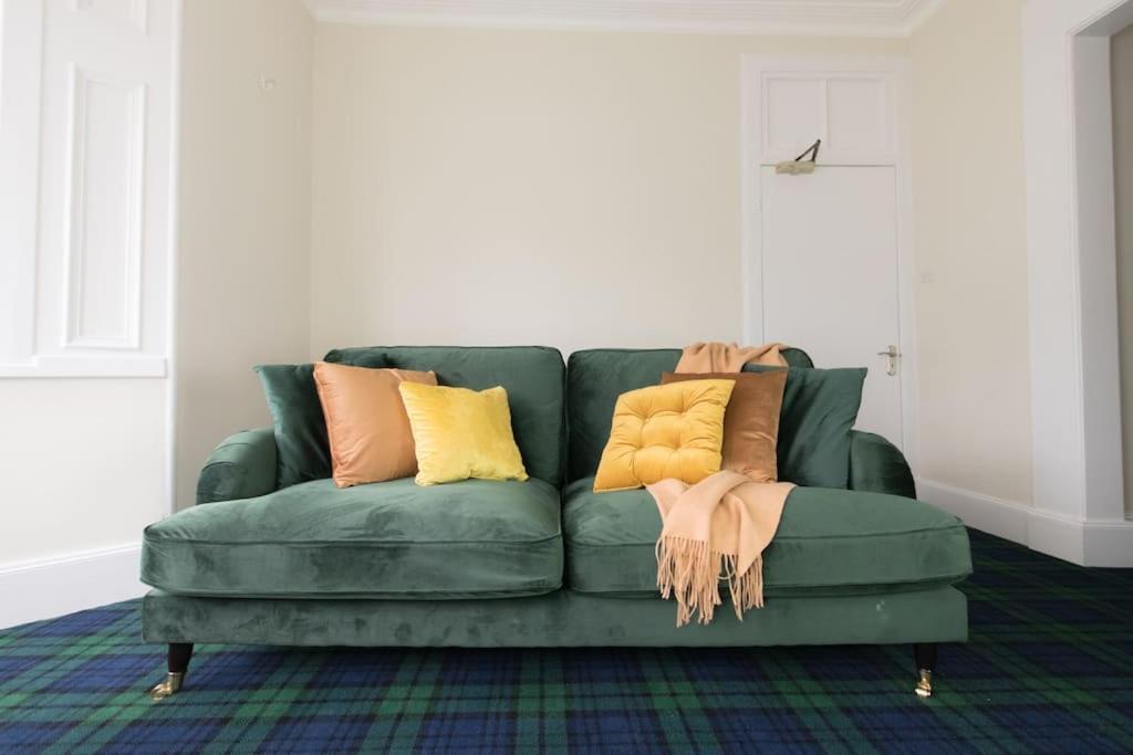 Rossmay House - 4 Bedroom Scottish Villa With Waterfront / Mountain Views Arrochar Exterior foto